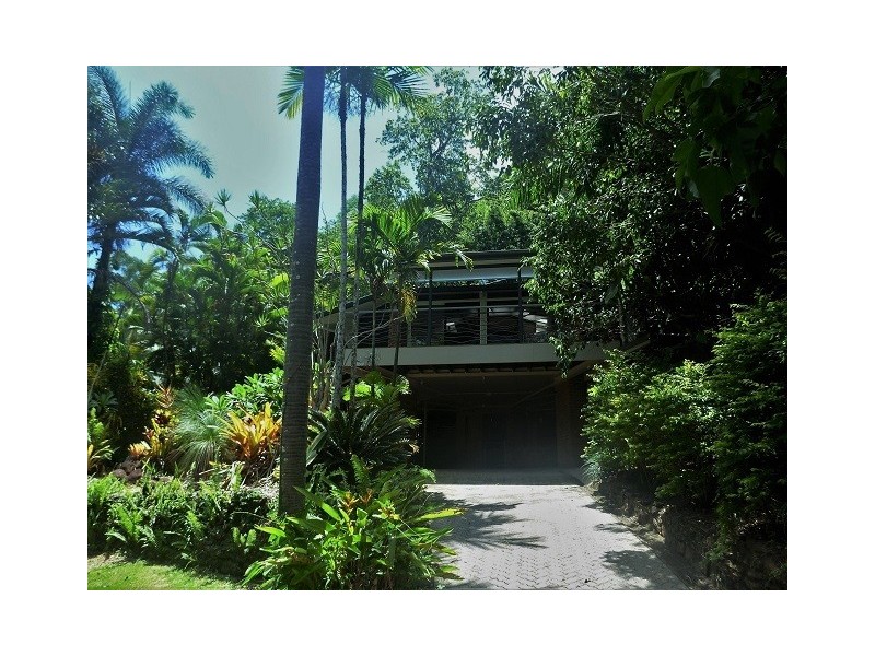 9 Tanner Crescent, Stratford QLD 4870