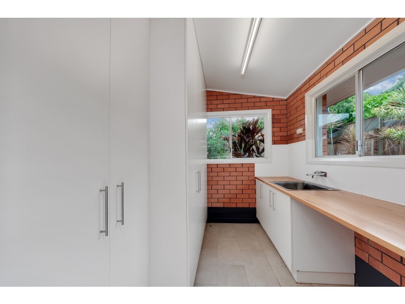 33 Panorama Street, Bayview Heights QLD 4868