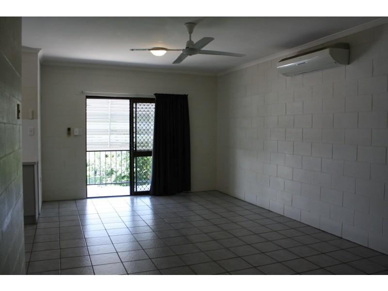 4/9 Marsh Street, Earlville QLD 4870