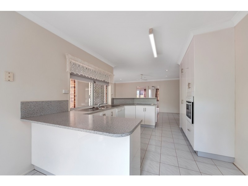 30 Strathmore Court, Mooroobool QLD 4870