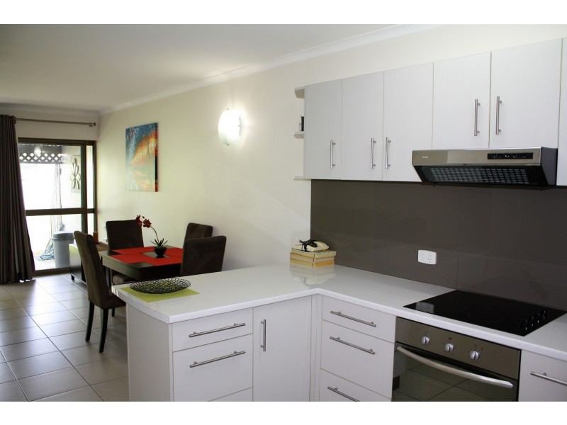 11/2-8 Winkworth Street, Bungalow QLD 4870