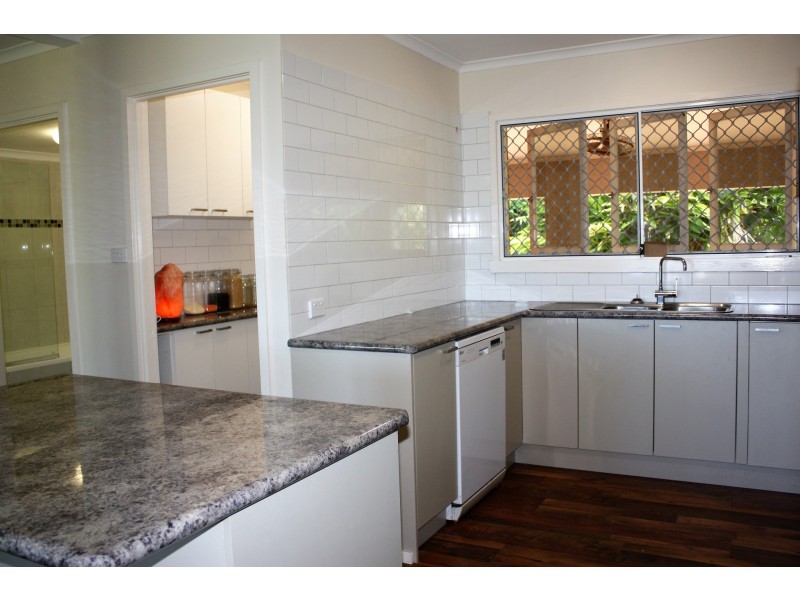 1 Alkoo Close, Bayview Heights QLD 4868