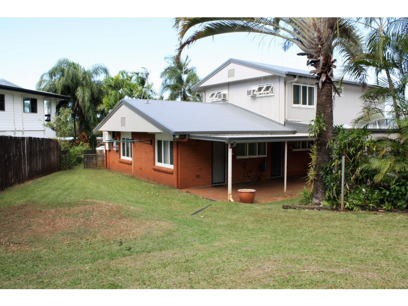 1 Alkoo Close, Bayview Heights QLD 4868