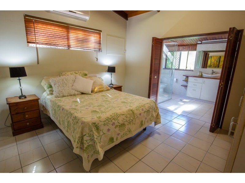 275 Toogood Road, Bayview Heights QLD 4868