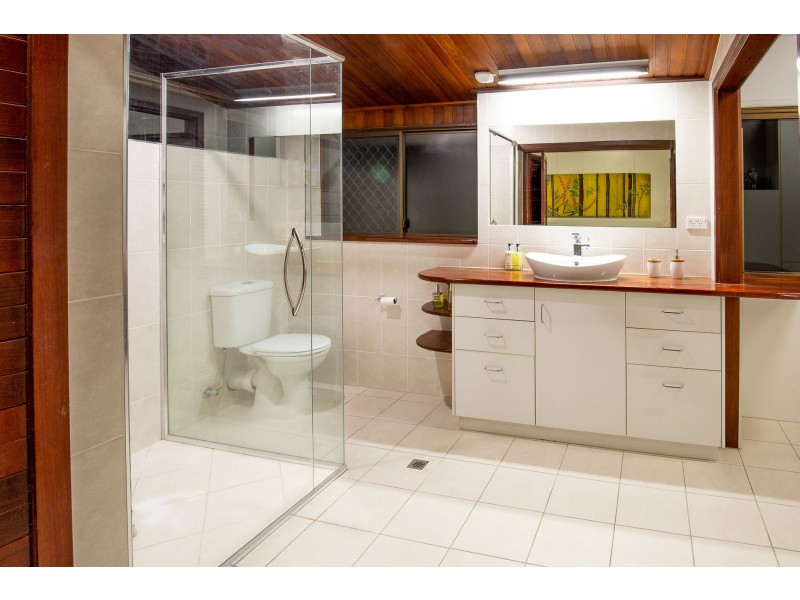 275 Toogood Road, Bayview Heights QLD 4868