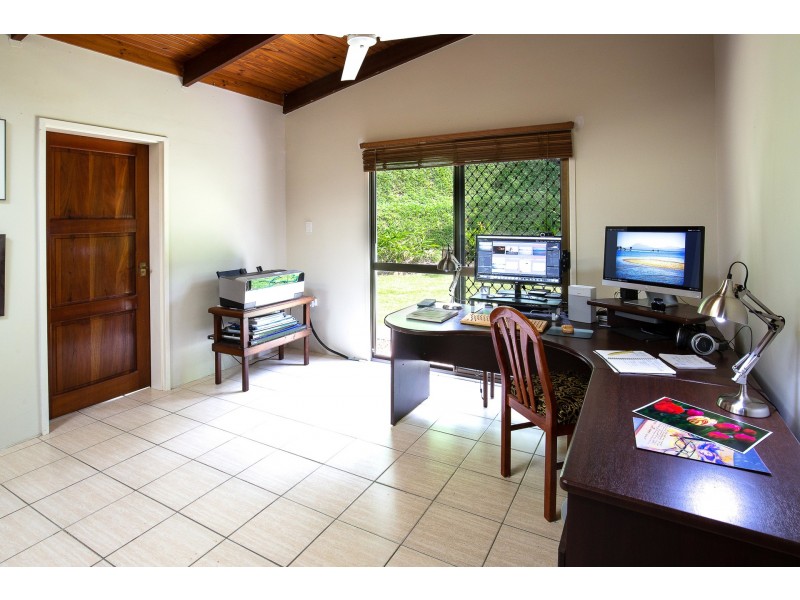 275 Toogood Road, Bayview Heights QLD 4868