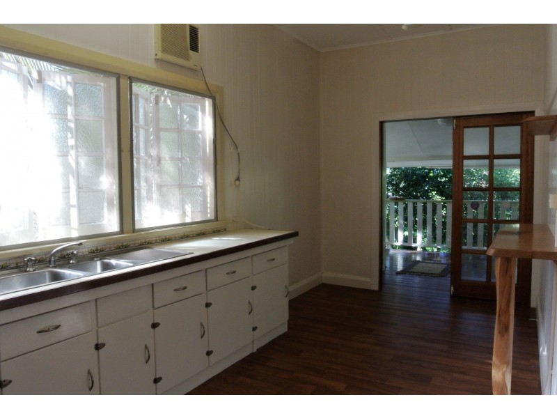 18 Acacia Street, Holloways Beach QLD 4878