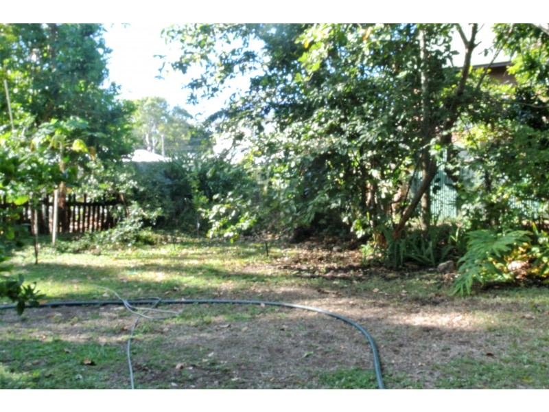 18 Acacia Street, Holloways Beach QLD 4878