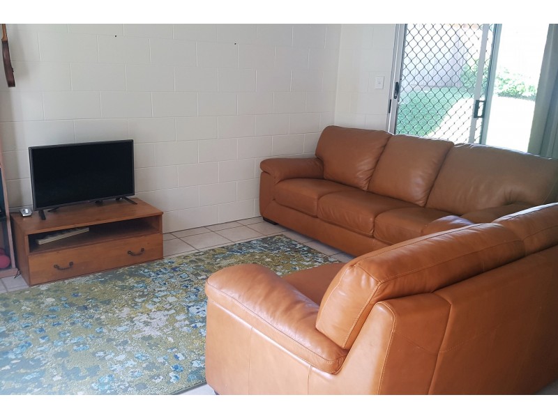 2 Trappes Court, Mooroobool QLD 4870