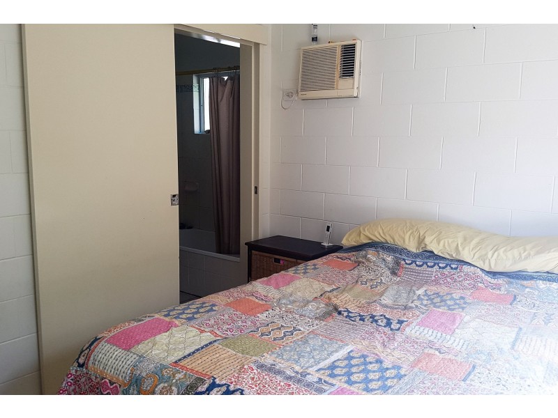 2 Trappes Court, Mooroobool QLD 4870