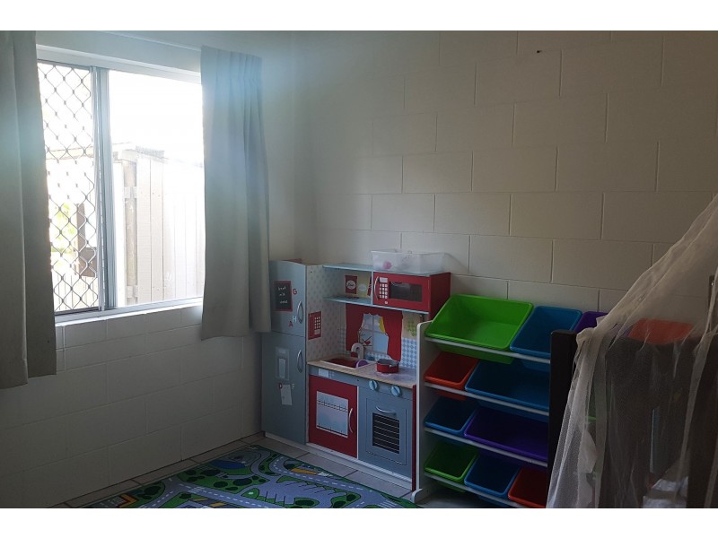 2 Trappes Court, Mooroobool QLD 4870