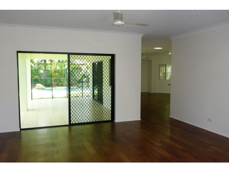 9 Messina Close, Kanimbla QLD 4870