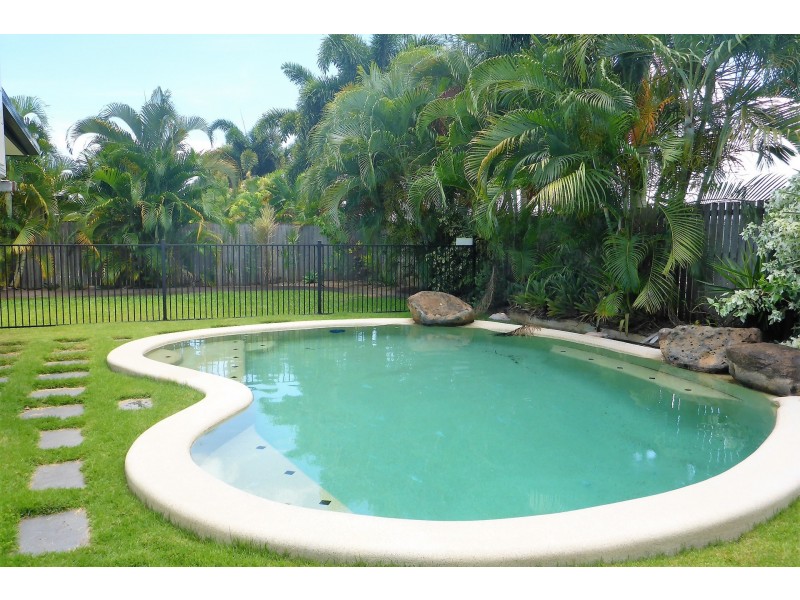 9 Messina Close, Kanimbla QLD 4870