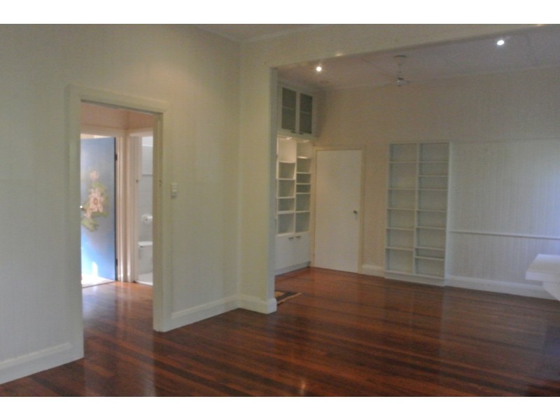 18 Acacia Street, Holloways Beach QLD 4878