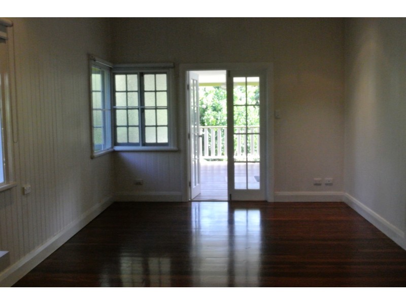 18 Acacia Street, Holloways Beach QLD 4878