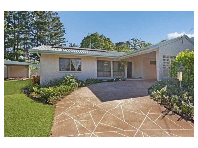 4 Ethel Close, Redlynch QLD 4870