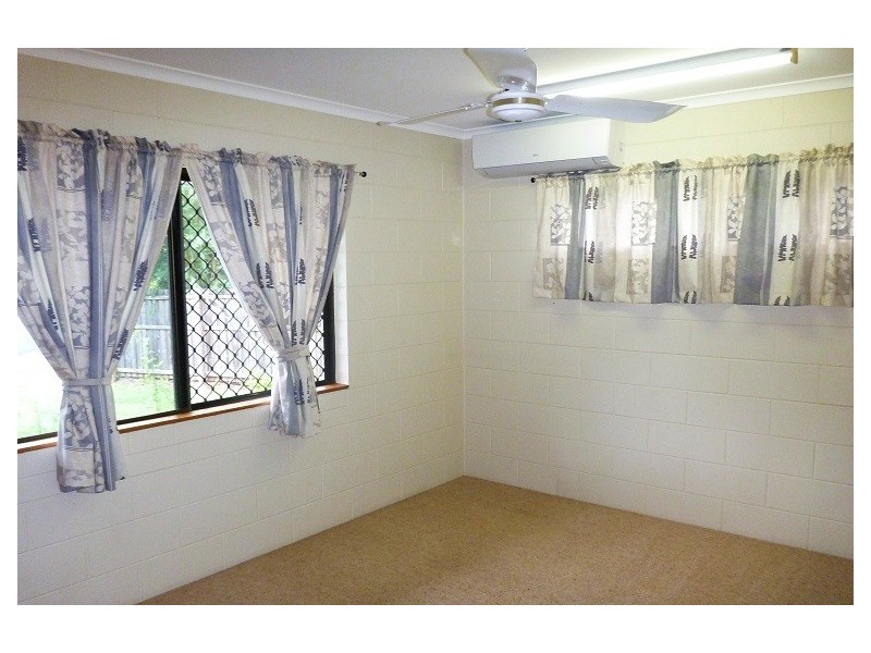 4 Ethel Close, Redlynch QLD 4870