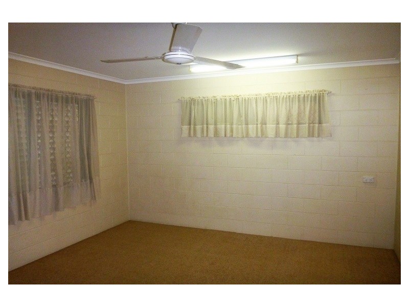 4 Ethel Close, Redlynch QLD 4870