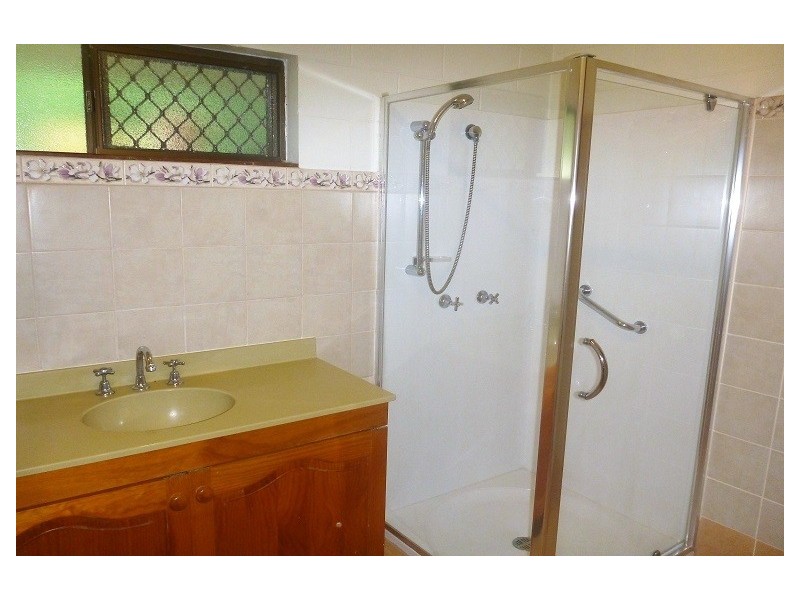 4 Ethel Close, Redlynch QLD 4870