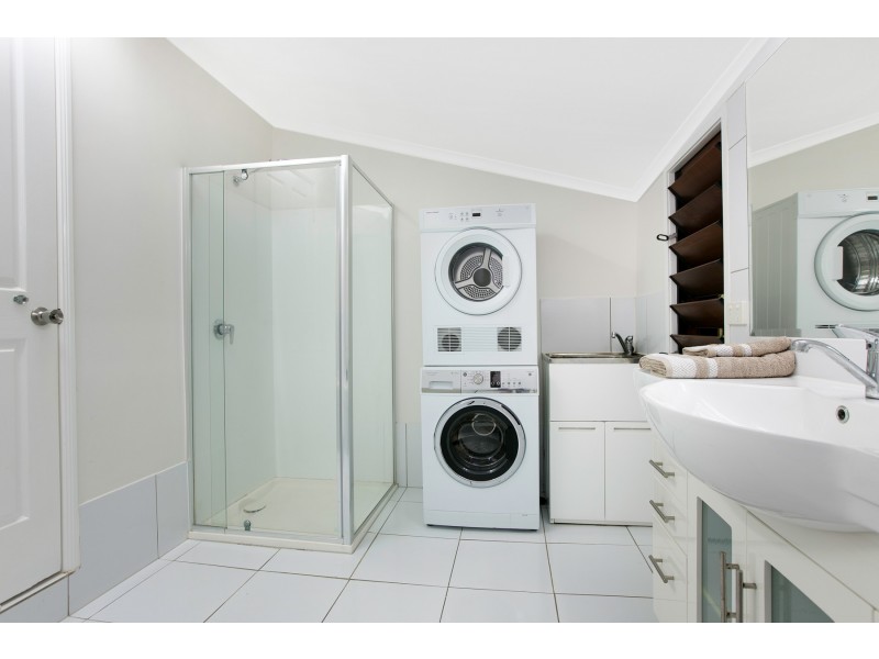 1/10 Dollisson Street, Manunda QLD 4870