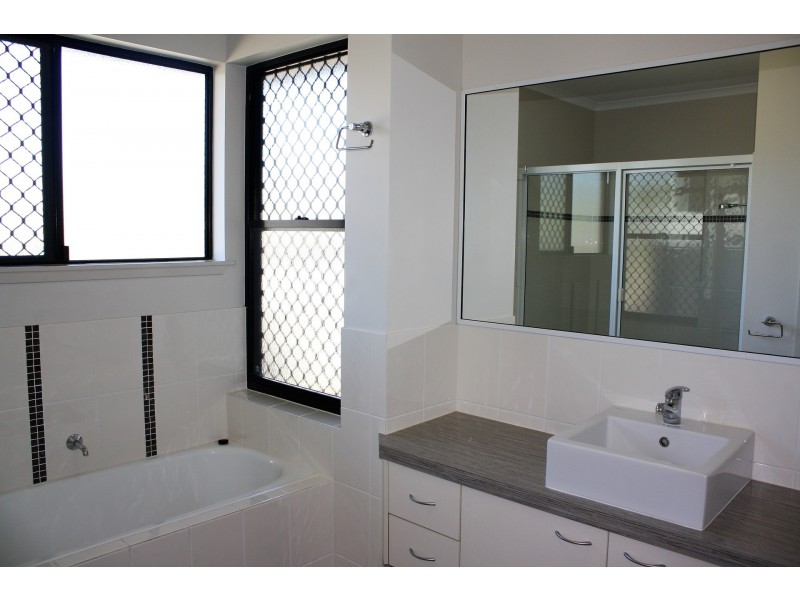 7 Croker Place, Edmonton QLD 4869