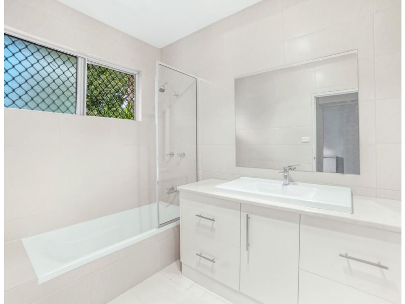 10 Jarrad Close, Mooroobool QLD 4870