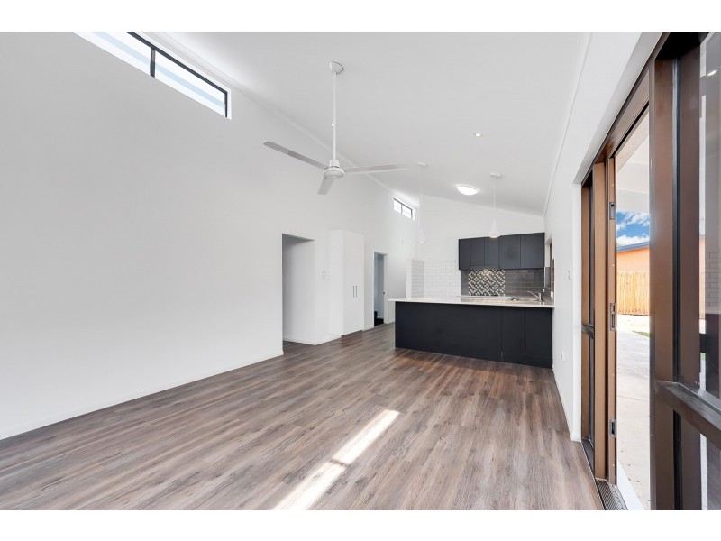 10 Velma Close, Woree QLD 4868