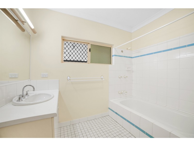 47 Eugenia Crescent, Redlynch QLD 4870