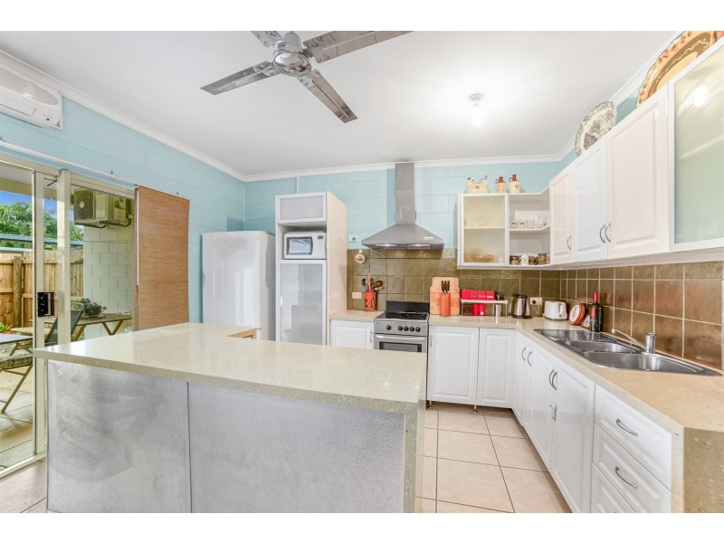3/18 Robert Road, Bentley Park QLD 4869