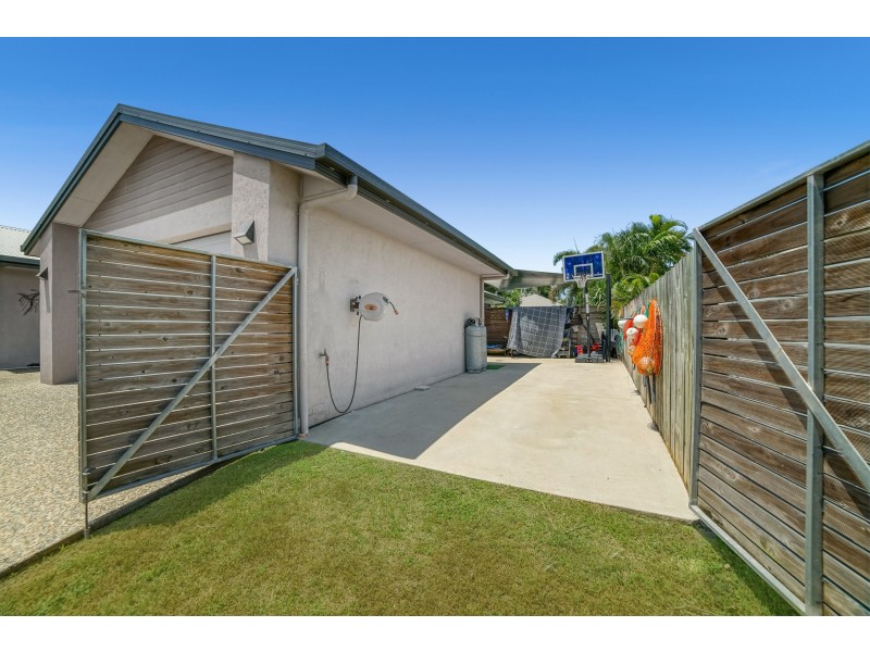 5 Norwood Crescent, Trinity Park QLD 4879