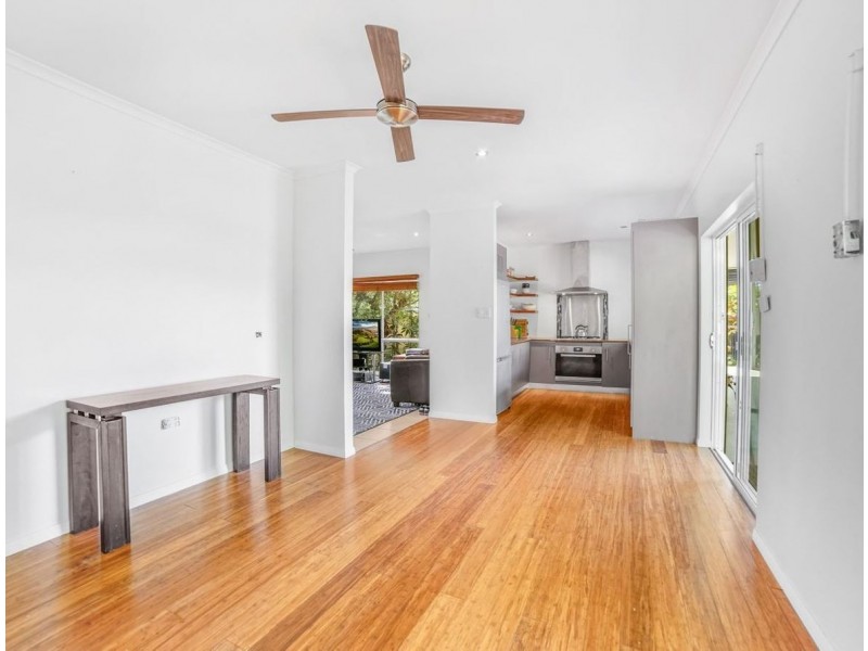 10 Jarrad Close, Mooroobool QLD 4870