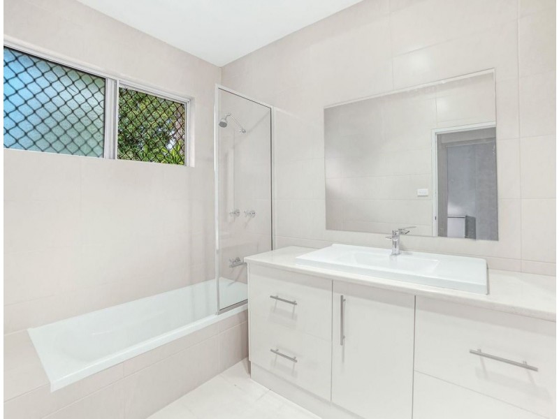 10 Jarrad Close, Mooroobool QLD 4870