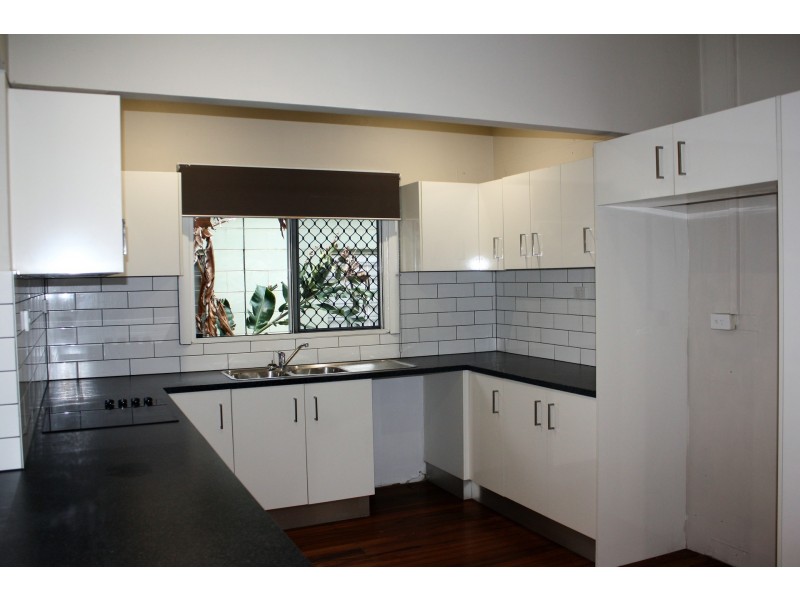 110 Kenny Street, Portsmith QLD 4870