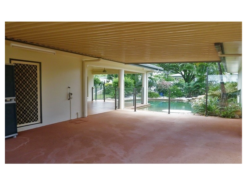 1 Wooley Close, Kanimbla QLD 4870