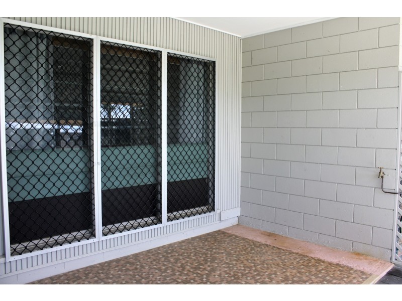 2/61 Wilks Street, Bungalow QLD 4870