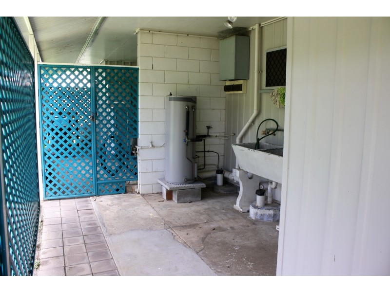 2/61 Wilks Street, Bungalow QLD 4870