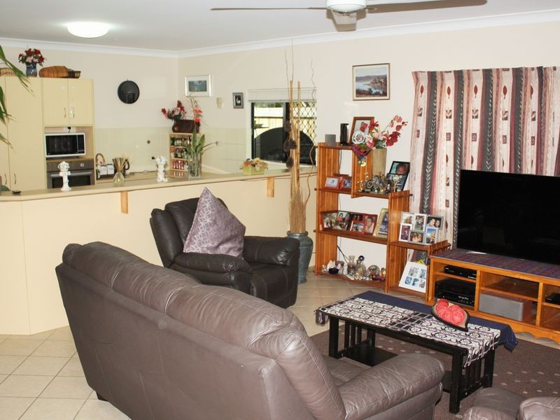 7 Beck Close, Bentley Park QLD 4869