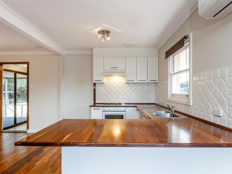 4 Dion Place, Coolbellup WA 6163