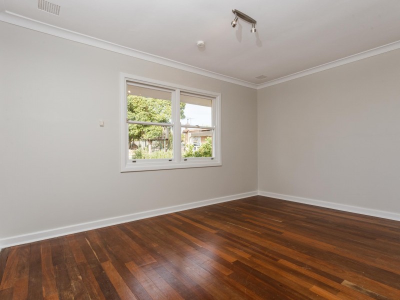 4 Dion Place, Coolbellup WA 6163