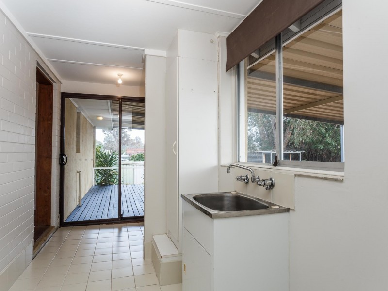 4 Dion Place, Coolbellup WA 6163