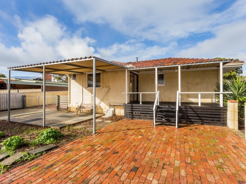 4 Dion Place, Coolbellup WA 6163