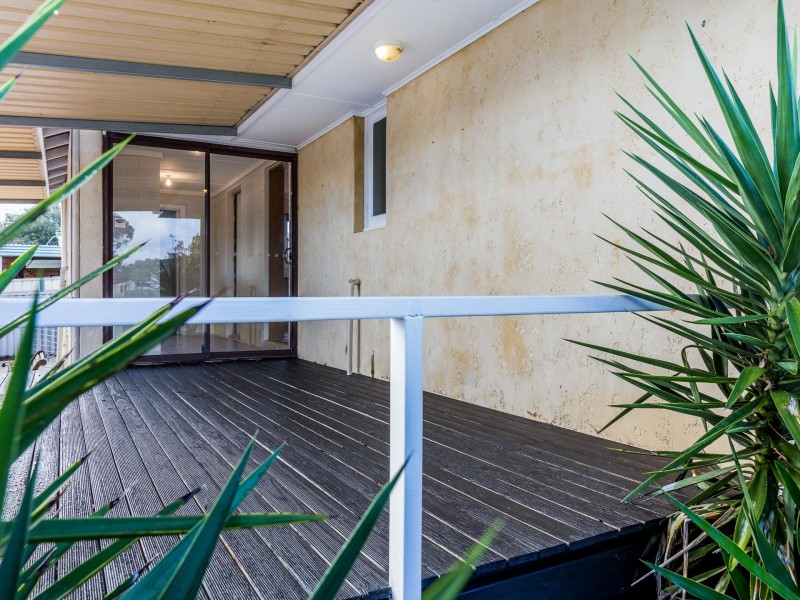 4 Dion Place, Coolbellup WA 6163