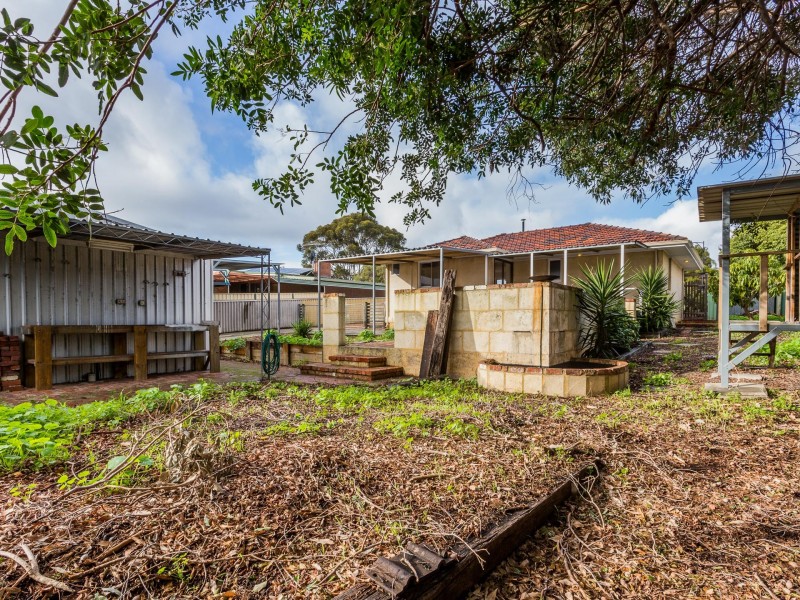 4 Dion Place, Coolbellup WA 6163