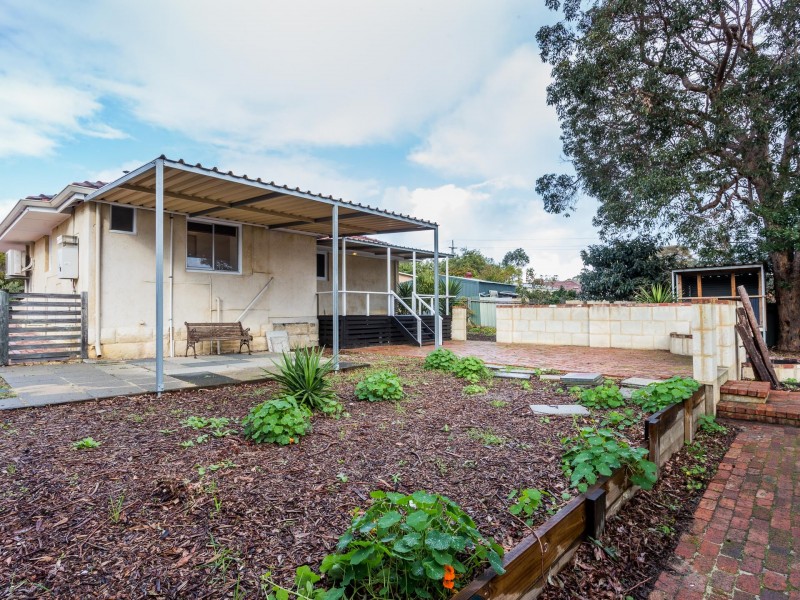 4 Dion Place, Coolbellup WA 6163