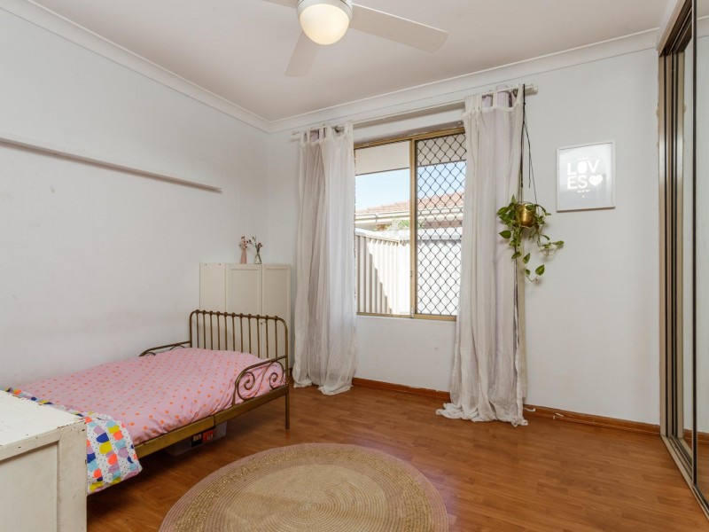 14/9-11 Mallard Way, Cannington WA 6107