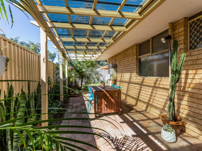 14/9-11 Mallard Way, Cannington WA 6107