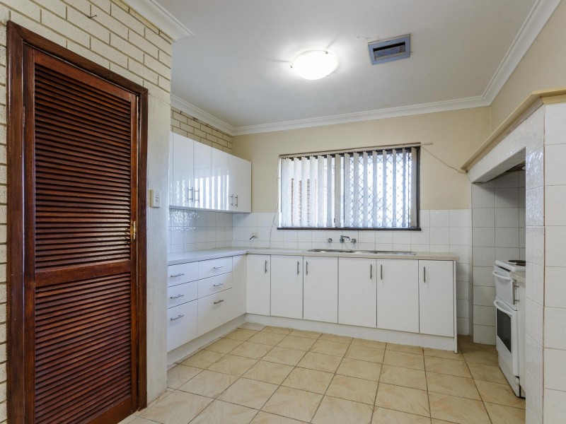 59 Spring Road, Thornlie WA 6108