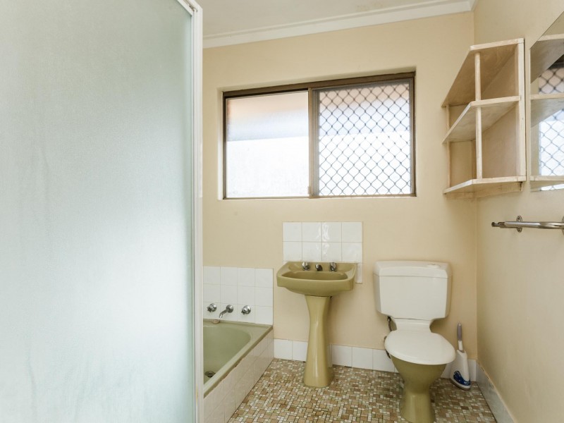 59 Spring Road, Thornlie WA 6108