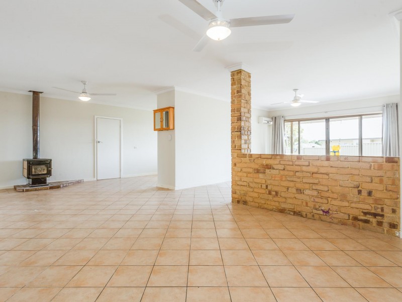 4 Brown Street, Byford WA 6122
