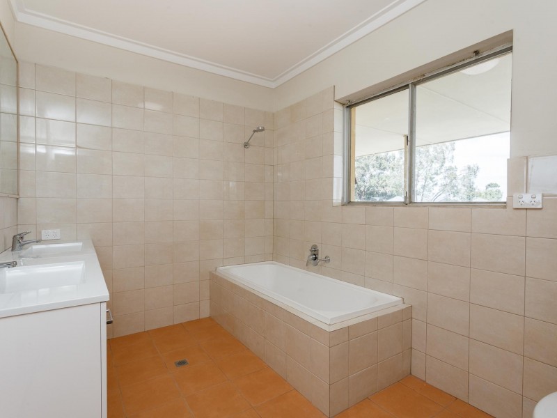 4 Brown Street, Byford WA 6122